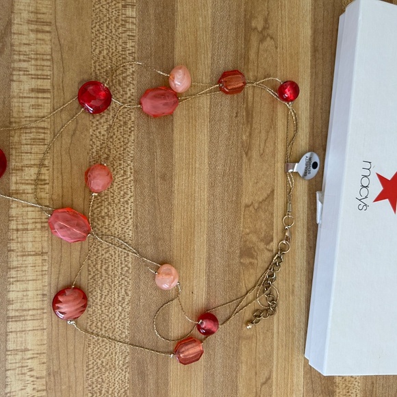 Short necklace - Picture 3 of 3